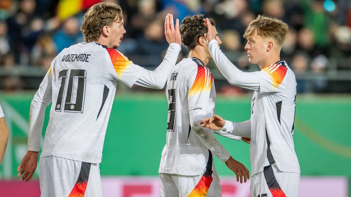 EM Qualifikation U21, U 21 Deutschland vs Israel; Halle Saale, 26.03.2024 Jubel zum 2:0 durch Merlin Röhl (Deutschland, 8), Nick Woltemade (Deutschland, 10), Luca Netz (Deutschland, 16) EM Qualifik...