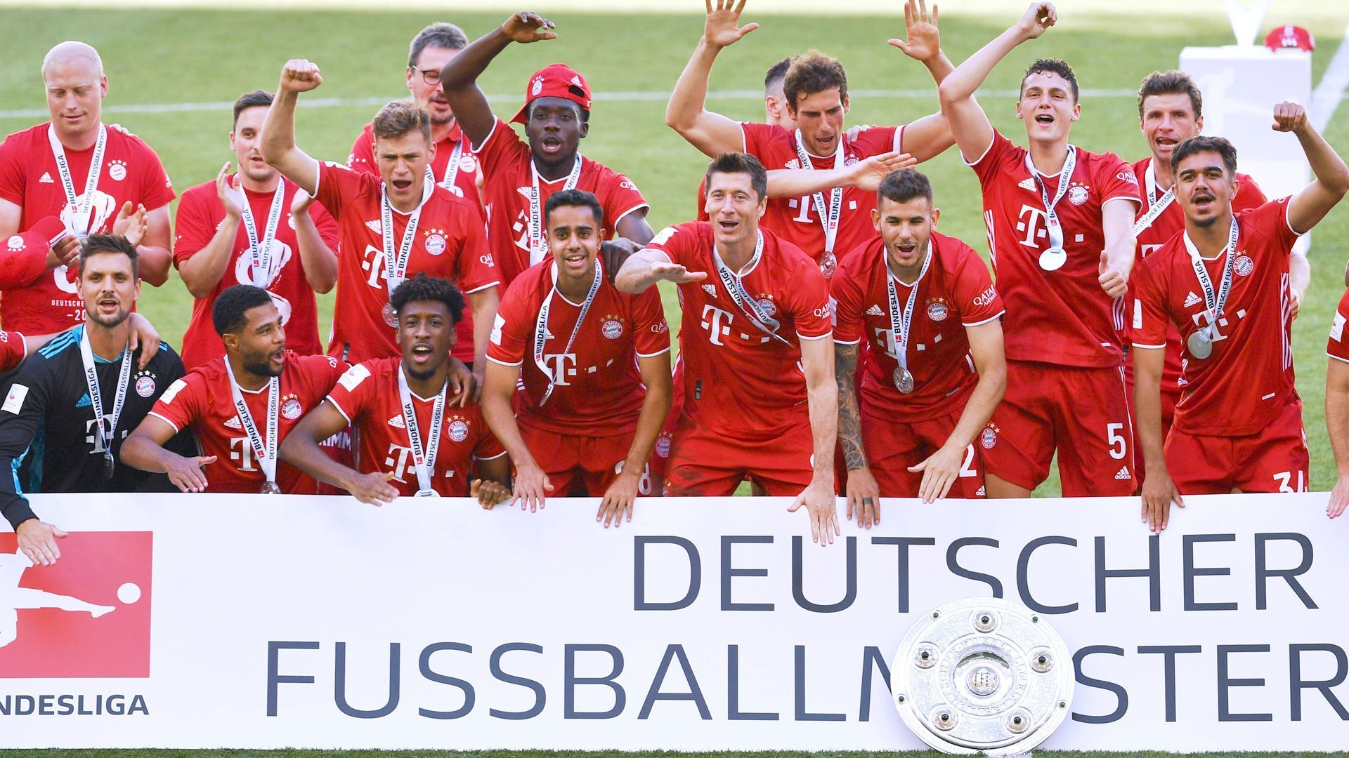 
                <strong>FC Bayern München (Deutschland)</strong><br>
                Mit dm 30. Meistertitel, dem achten in Folge, qualifizierte sich der FC Bayern München zum 13. Mal hintereinander für die Königsklasse.
              