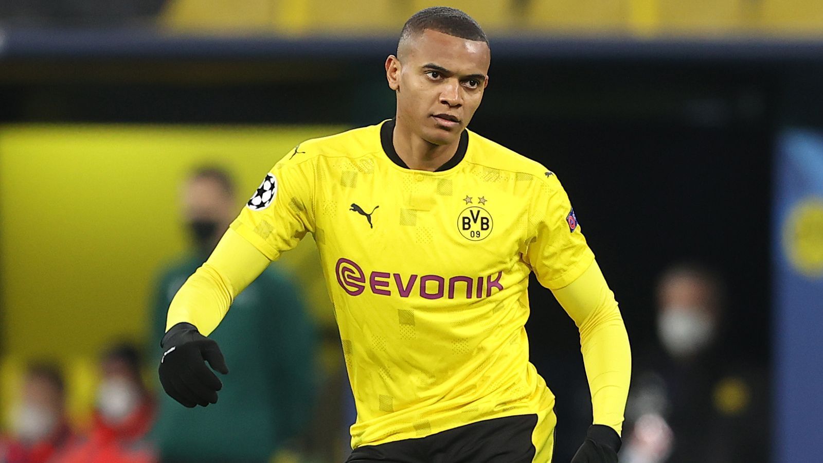 
                <strong>Manuel Akanji</strong><br>
                Der Schweizer Innenverteidiger pendelt etwas zwischen Licht und Schatten. Zum einen klärt er in der 15. Minute in höchster Not gegen Lazios Stürmerstar Immobile. Andererseits unterlaufen Akanji immer mal wieder leichtfertige Abspielfehler im Spielaufbau. ran-Note: 3
              