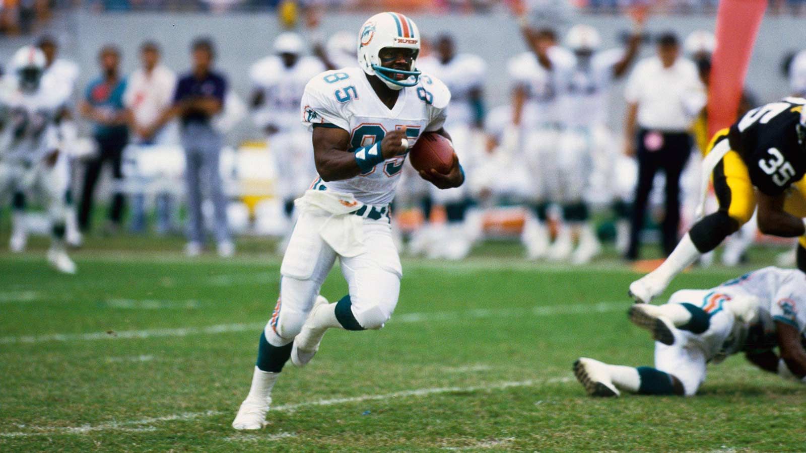 
                <strong>Miami Dolphins – Mark Duper</strong><br>
                &#x2022; 8.889 Receiving Yards<br>&#x2022; von 1982 bis 1992<br>
              