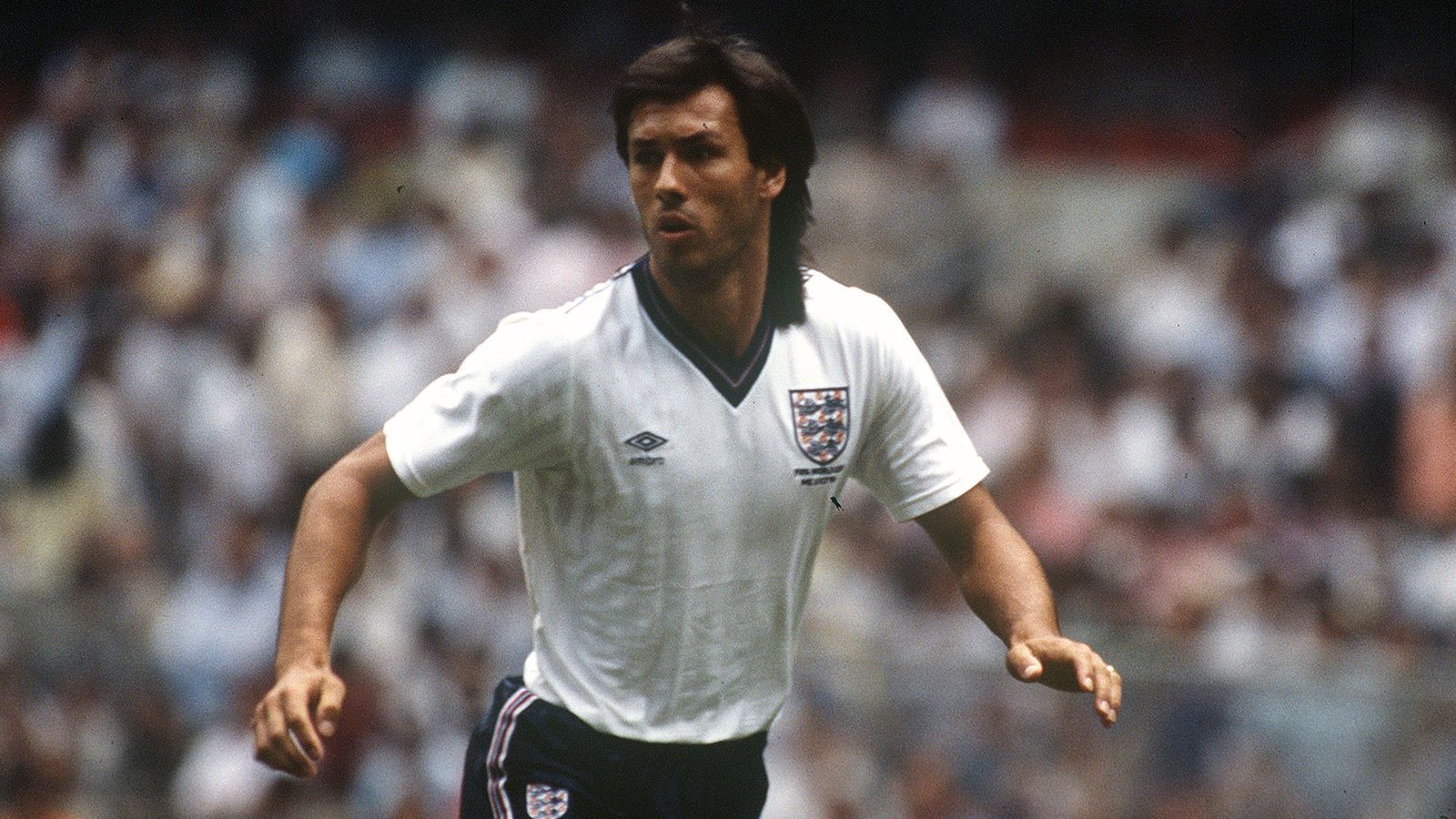 
                <strong>1984 - Mark Hateley (England)</strong><br>
                Dass England 1984 den U21-EM-Titel erfolgreich verteidigte, hat maßgeblich mit Mark Hateley zu tun. Allein in der K.o.-Phase traf der Stürmer sechsmal für die "Three Lions". Einen Monat nach dem EM-Titel debütierte er für die A-Nationalmannschaft und wechselte zu Milan, später nach Monaco. Seine erfolgreichste Zeit hatte Hateley aber bei den Glasgow Rangers, die er mit seinen Toren zu sechs Meistertiteln schoss. Später wechselte der Engländer ins Trainergeschäft, war aber dabei wenig erfolgreich bei seinen Stationen Hull City und als Nationaltrainer Liberias.
              