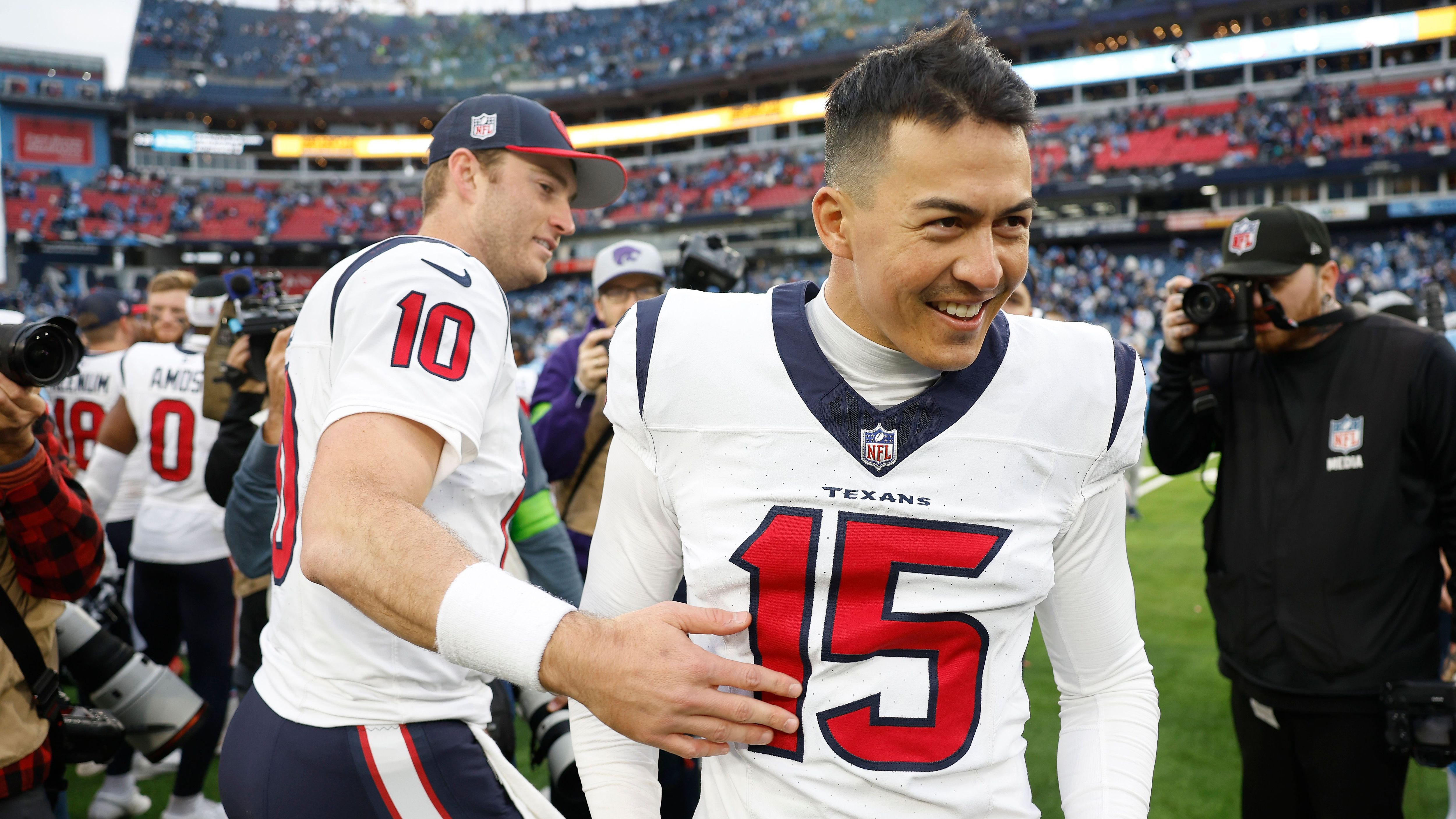 <strong>Die Geld-Rangliste der NFL-Kicker</strong><br>Ka'imi Fairbairn hat seinen Zahltag bekommen. Der Kicker der Houston Texans verlängerte in Texas für drei Jahre und verdient pro Saison nun 5,3 Millionen Dollar. Doch was verdienen die anderen Placekicker der Liga im Durchschnitt? <em><strong>ran</strong></em> hat eine Übersicht (Stand: 07. März 2024).<br><em>Hinweis: Aktuell haben nicht alle Teams einen Kicker unter Vertrag.</em>