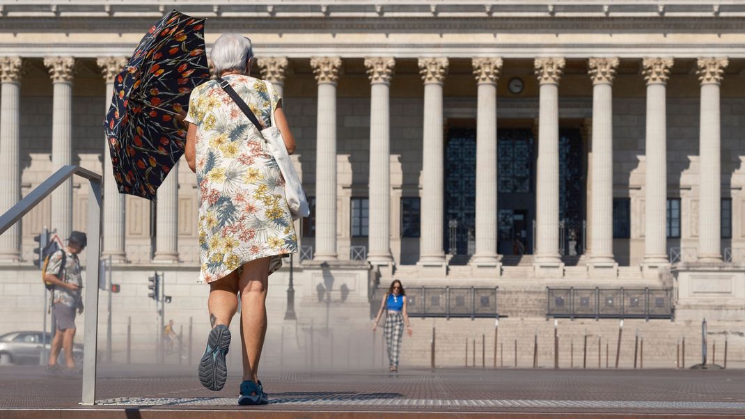 In 19 Departements in Frankreich wurde die höchste Warnstufe "rot" ausgerufen.&nbsp;