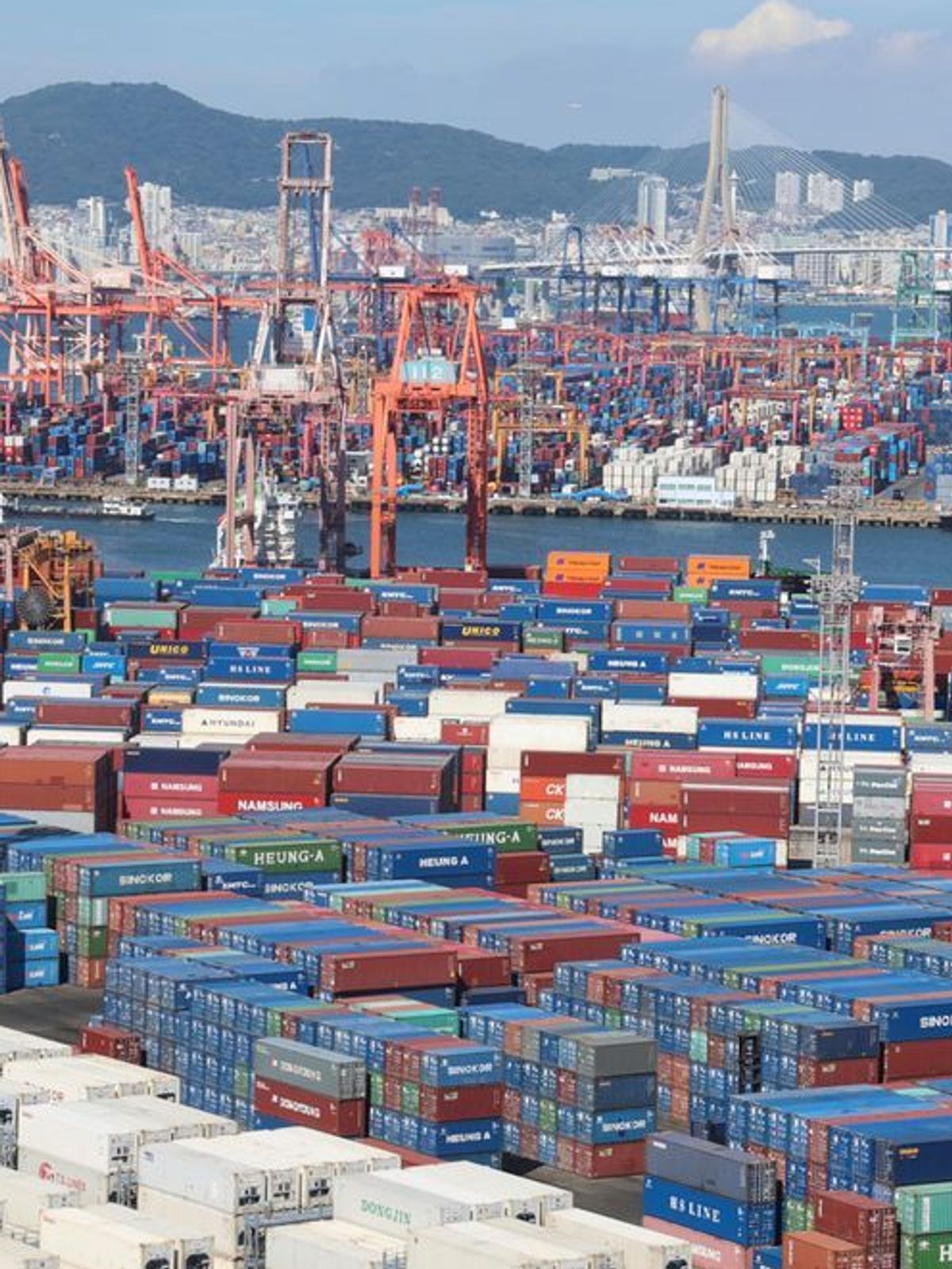 Hafen von Busan (Südkorea): Der Zolldeal zwischen Trump und Südkorea soll die Handelsbeziehungen stärken – und Milliarden-Investitionen in den USA ermöglichen.