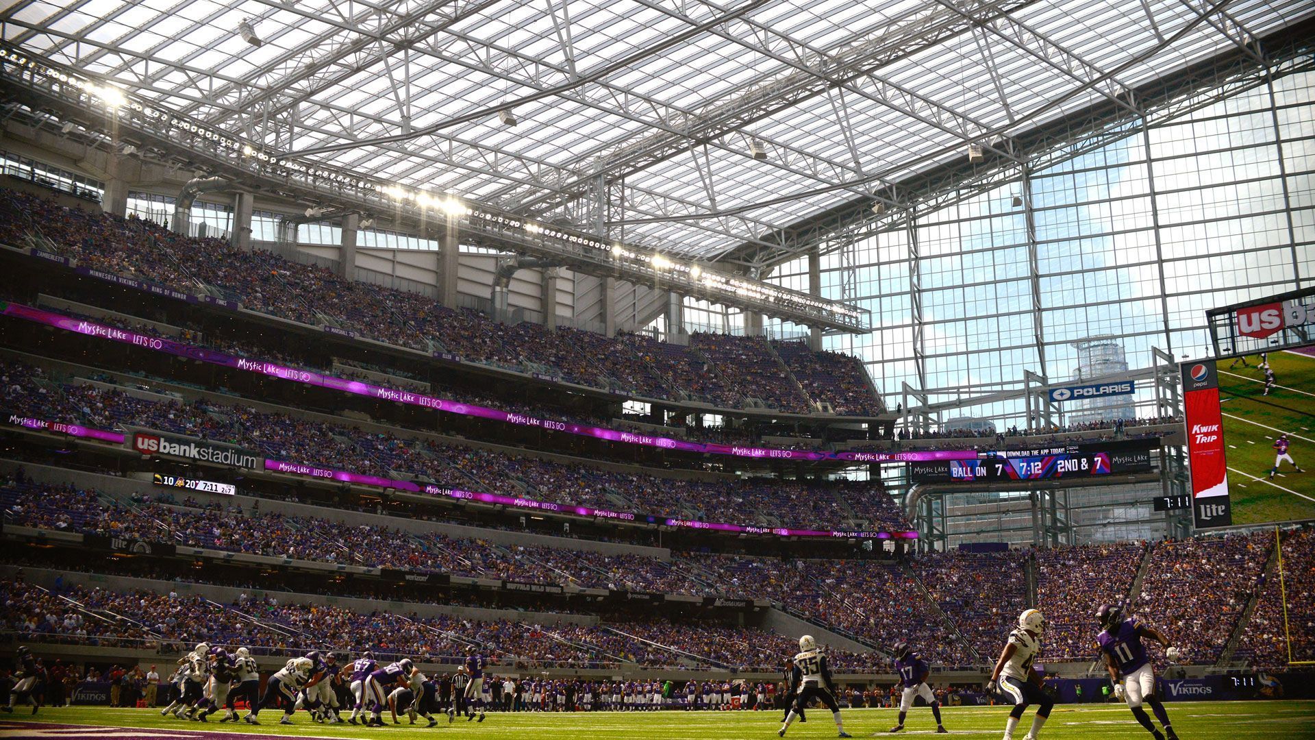 
                <strong>Platz 17: Minnesota Vikings</strong><br>
                &#x2022; Stadion: U.S. Bank Stadium<br>&#x2022; Preis für ein kleines Bier: 10 Dollar <br>
              