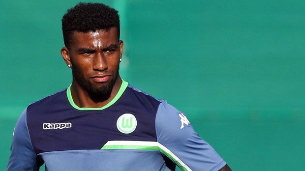 
                <strong>Carlos Ascues (VfL Wolfsburg)</strong><br>
                Rechter Verteidiger: Carlos Ascues (VfL Wolfsburg). Die Niedersachsen holten den bulligen Peruaner nach dessen starker Copa America. Doch bislang wartet Ascues immer noch auf sein Pflichtspiel-Debüt für den Champions-League-Teilnehmer. In der Bundesliga war er überhaupt erst einmal im Kader, in der Königsklasse noch gar nicht. Deshalb gibt es schon Gerüchte um einen Abgang des 23-Jährigen im Winter.
              