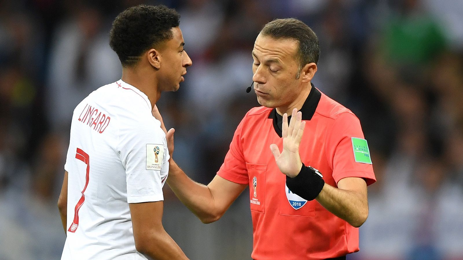 
                <strong>Jesse Lingard (England)</strong><br>
                Zeigt gleich in der ersten Minute, wie die Three Lions das Halbfinale angehen wollen: mit gesunder englischer Härte. Modric und Rakitic machen lange keinen Stich. Nach vorne mit wenigen Akzenten. In Halbzeit zwei, gerade nach dem Ausgleich, gelingt es Lingard aber kaum noch, die kroatischen Angriffswellen zu unterbinden. ran-Note: 3
              