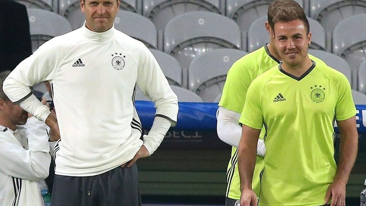 Oliver Bierhoff (l.) lobt Weltmeister Mario Götze