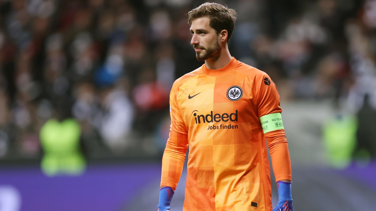 
                <strong>Kevin Trapp</strong><br>
                Musste sich in der 36. Minute nach dem Kopfball von Lundstram das erste Mal zeigen, beim Gegentreffer konnte er nichts machen. Rettete kurz vor dem Ende weltklasse gegen Ryan Kent. Im Elfmeter-Schießen wurde er dann zum Helden, als er den Strafstoß von Aaron Ramsey gehalten hat. ran-Note: 1
              