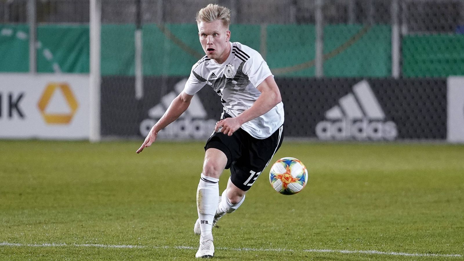 
                <strong>Lennart Czyborra (Linker Verteidiger, Heracles Almelo)</strong><br>
                Alter: 20Spiele in der U20: 3Spiele für 1. Mannschaft des Vereins: 29
              