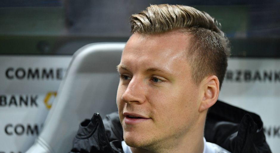 
                <strong>Bernd Leno</strong><br>
                Auch wenn er vermutlich niemals die Nummer 1 im deutschen Tor sein wird, hat sich Leno als Ersatzmann etabliert. Nach einer ordentlichen Saison bei Bayer 04 Leverkusen hat er sich das WM-Ticket verdient.
              