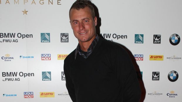 
                <strong>Lleyton Hewitt</strong><br>
                Nach langjährigen Verletzungsproblemen hat sich die ehemalige Nummer 1 der Tenniswelt Lleyton Hewitt wieder zurückgekämpft. 2013 unterlag er allerdings dem Deutschen Dustin Brown in Wimbledon. 
              
