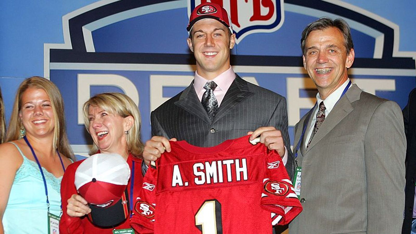 
                <strong>Alex Smith (40 Punkte)</strong><br>
                Alex Smith kam auf den gleichen Wert wie Carson Wentz und wurde im Draft 2005 sogar an erster Stelle von den San Francisco 49ers ausgewählt.
              