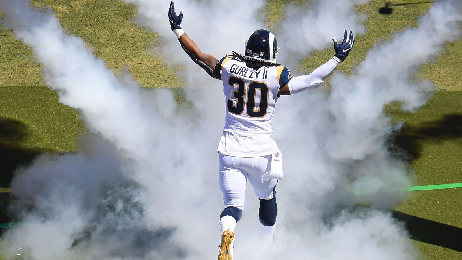 
                <strong>Running Back: Todd Gurley (29 Punkte)</strong><br>
                Es ist zwar erst der zweite Spieltag, aber Todd Gurley ist schon wieder voll auf Temperatur. Der Offensive Player of the Year 2017 führte die Rams mit drei Touchdowns und einer two-Point-Conversion zum Sieg gegen den Division-Gegner aus Arizona und liefert somit 29 Fantasy-Punkte ab. 
              
