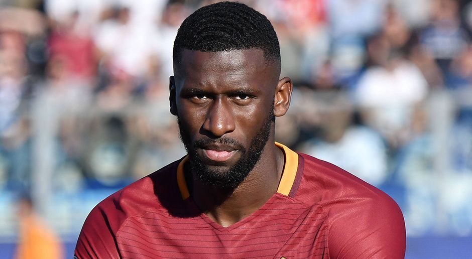 
                <strong>Antonio Rüdiger (AS Rom)</strong><br>
                Antonio Rüdiger (AS Rom, Innenverteidiger, Vertrag bis 2020): Erst Ende Oktober kehrte der 23-Jährige nach seinem in der EM-Vorbereitung erlittenen Kreuzbandriss ins Spielgeschehen zurück. Bei den "Red Devils" soll der Ex-Stuttgarter laut "Daily Mirror" der wackeligen Abwehr Stabilität verleihen.
              