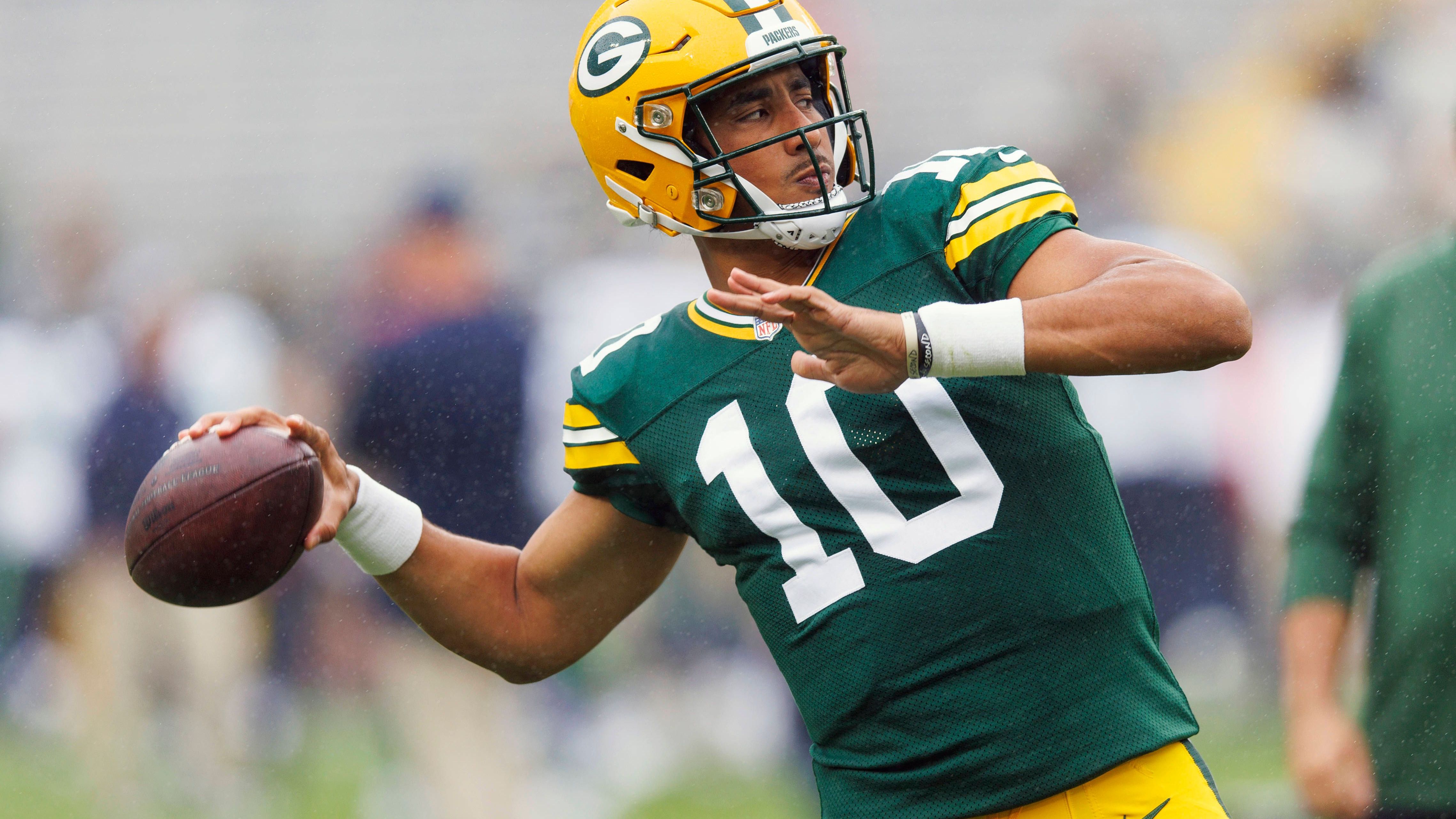 <strong>Gewinner: Jordan Love</strong><br>"Brady-Vibes" in Green Bay. Auch bei den Packers gilt es, riesige Fußstapfen auszufüllen. Die gehören Packers-Legende Aaron Rodgers, und sein Nachfolger ist Jordan Love, der zwei Saisons unter Rodgers lernen konnte. Der 24-Jähfrige zeigt sich vor seiner dritten Saison stark verbessert, blieb in der Preseason ohne Interception und heimste jede Menge Lob seines Trainers Matt LaFleur ein. Der Saisonstart kann kommen.