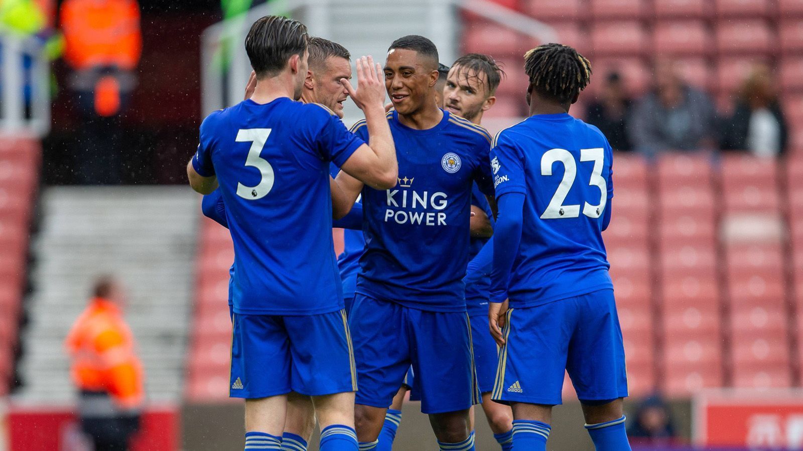 
                <strong>Leicester City</strong><br>
                Gesamtausgaben: 106,1 Millionen EuroTeuerster Einkauf: Youri Tielemans (M., 45 Millionen Euro)
              