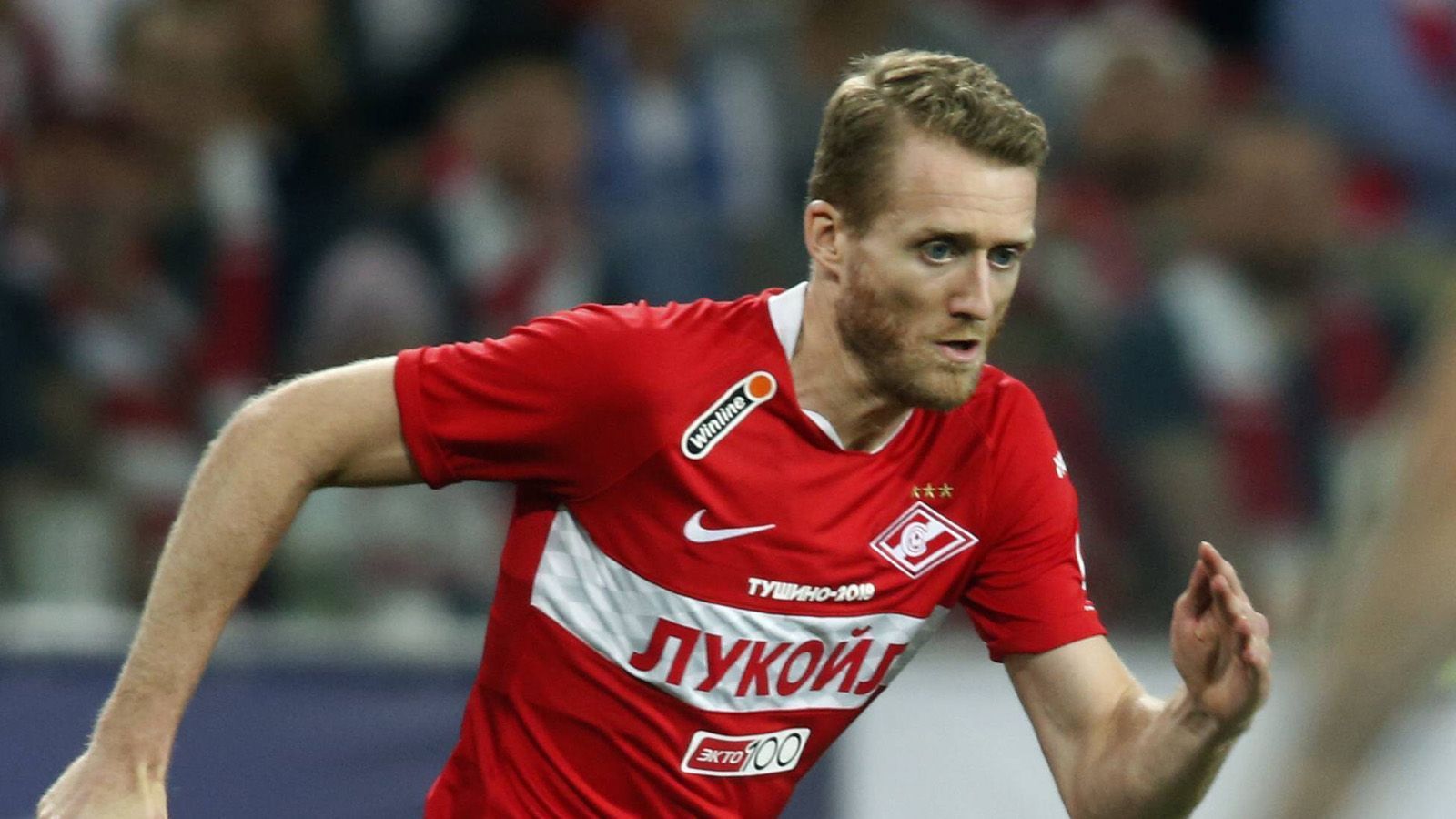 
                <strong>Andre Schürrle</strong><br>
                Der Weltmeister von 2014 wird nach seiner Leihe zu Spartak Moskau wieder zurückkehren nach Dortmund, da der russische Hauptstadtklub keine Verwendung für Schürrle hat. Doch der BVB ist ebenfalls nicht weiter an einer Zusammenarbeit interessiert, eine erneute Leihe könnte Abhilfe schaffen, oder ein Klub kauft Schürrle komplett. Wobei der Borussia dann ein deutliches Minusgeschäft droht.
              