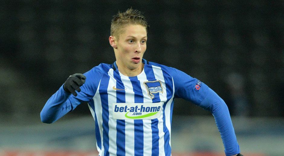 
                <strong>Palko Dardai (Hertha BSC Berlin)</strong><br>
                Vater und Trainer Pal Dardai beförderte seinen 18-jährige Sohn Palko im vergangenen Sommer in den Profikader der Berliner. Zum Einsatz kam der Youngster auch aufgrund von Rückenproblemen bislang noch nur in der Europa League.Vater: Pal Dardai286 Bundesligaspiele für Hertha BSC
              