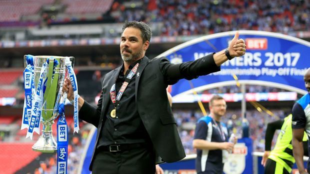 
                <strong>So hat David Wagner Aufsteiger Huddersfield Town verstärkt</strong><br>
                Satte 43,1 Millionen Euro hat Huddersfield Town in eine schlagkräftige Truppe für das Abenteuer Premier League investiert. Mehr als so mancher europäische Topklub. Aber: Coach David Wagner setzt dabei auf ein besonderes Klientel. Der Aufstiegsheld holte vor allem erfahrene Kicker aus der Championship oder Leistungsträger aus kleineren Ligen. ran.de stellt die Neuen vor.
              