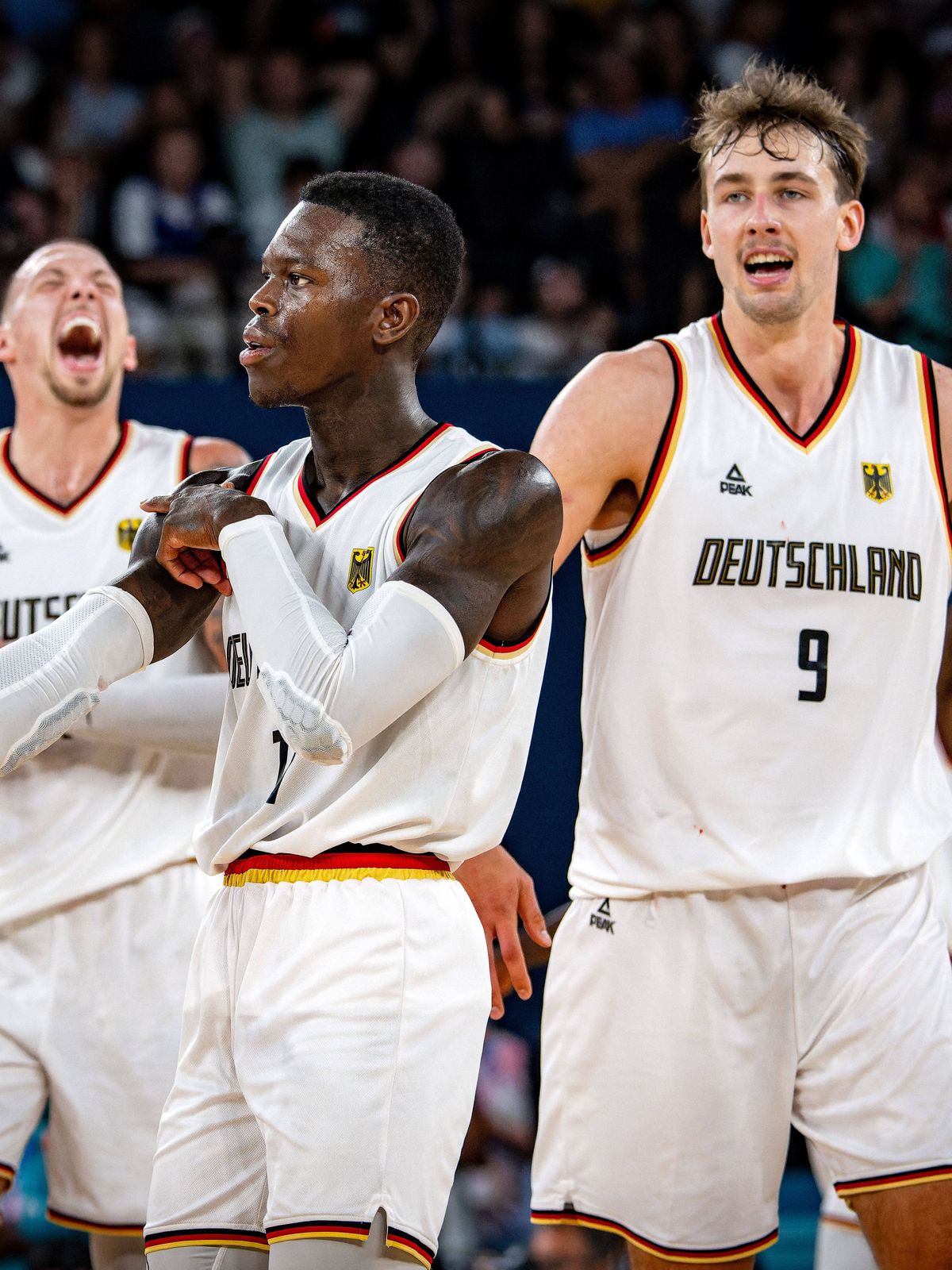 Olympische Spiele Paris 2024 Basketball Paris 06.08.2024 Viertelfinale Männer Herren Deutschland (GER) - Griechenland (GRE) Dennis Schröder Schroeder (Deutschland, No.17) Schröder Schroder Jubel Da...