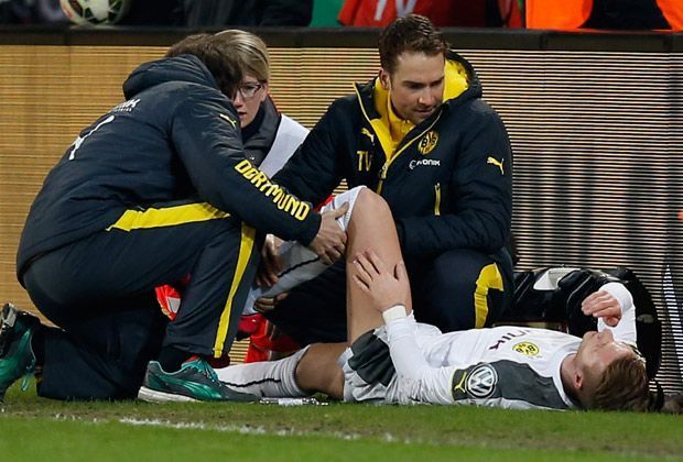 
                <strong>Ex-Schalker verletzt Reus</strong><br>
                Anfangs hofft man bei Borussia Dortmund noch, dass es für Reus im Pokal-Fight weiter geht ...
              