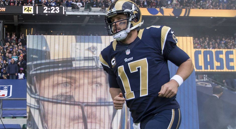 
                <strong>9. Los Angeles Rams</strong><br>
                Edles Marinblau mit goldenen Elementen. Schade nur, dass die Rams sportlich nicht mit dieser Klasse mithalten können. Aber: So schön scheitert kein anderes Team auf dem Feld.
              