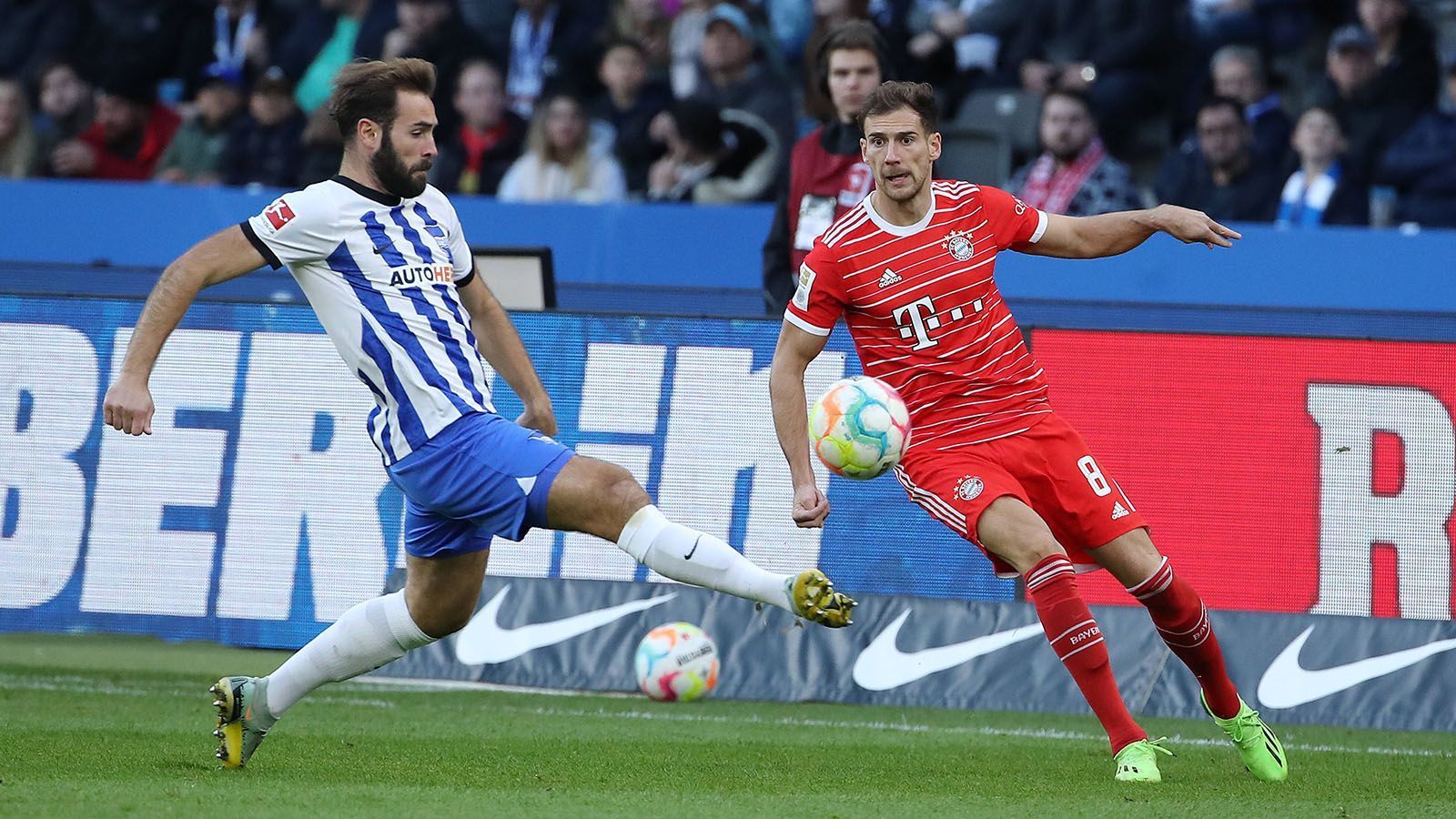 
                <strong>Leon Goretzka</strong><br>
                Nachdem er am Dienstag gegen Mailand geschont wurde, nimmt er in Berlin wieder seine Position neben Kimmich ein. Er spielt in der 33. Minute eine Traumvorlage auf Musiala und ist auch der Vorbereiter zum 2:0. Allerdings taucht er in einigen Spielphasen auch unter. In der 87. Minute geht er aus dem Spiel. ran-Note: 3
              