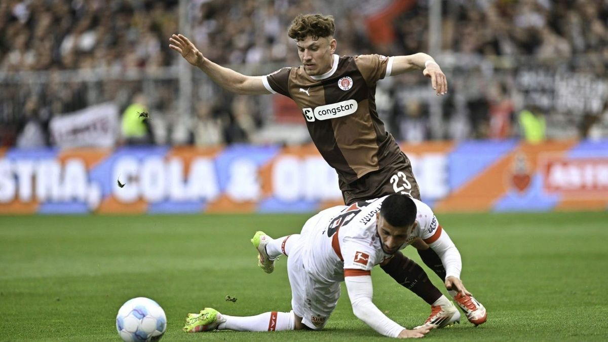 Philipp Treu im Zweikampf mit Deniz Undav
