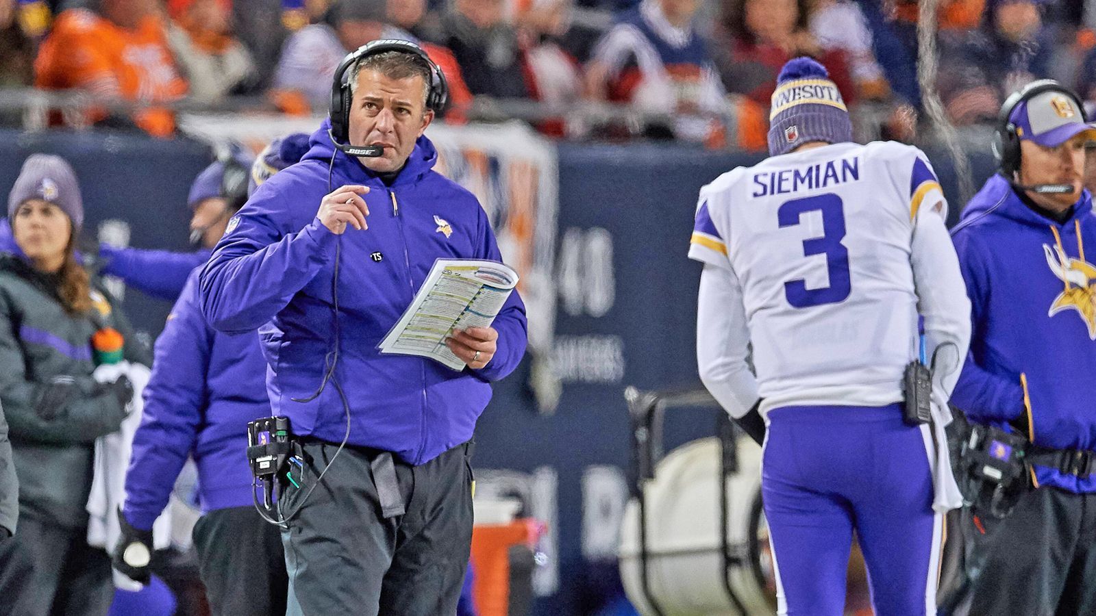 
                <strong>John DeFilippo (Offensive Coordinator Minnesota Vikings)</strong><br>
                Ebenfalls wird John DeFilippo heiß gehandelt. Er gilt als kreativer Playcaller, hat in den vergangenen beiden Jahren als Quarterback-Coach der Eagles maßgeblich zum Super-Bowl-Triumph beigetragen. Seit dieser Saison kümmert sich der 40-Jährige um die Offense der Minnesota Vikings.
              