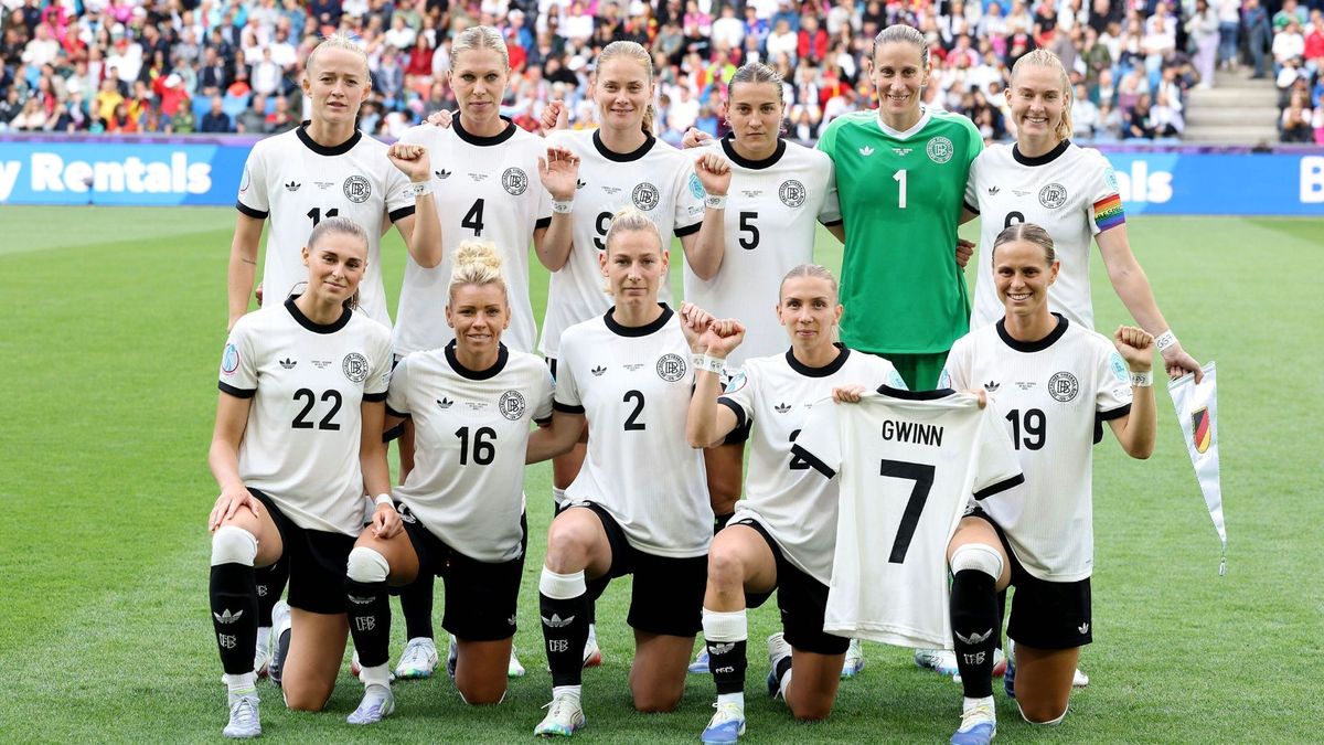 Das deutsche Team vor dem Spiel gegen Dänemark
