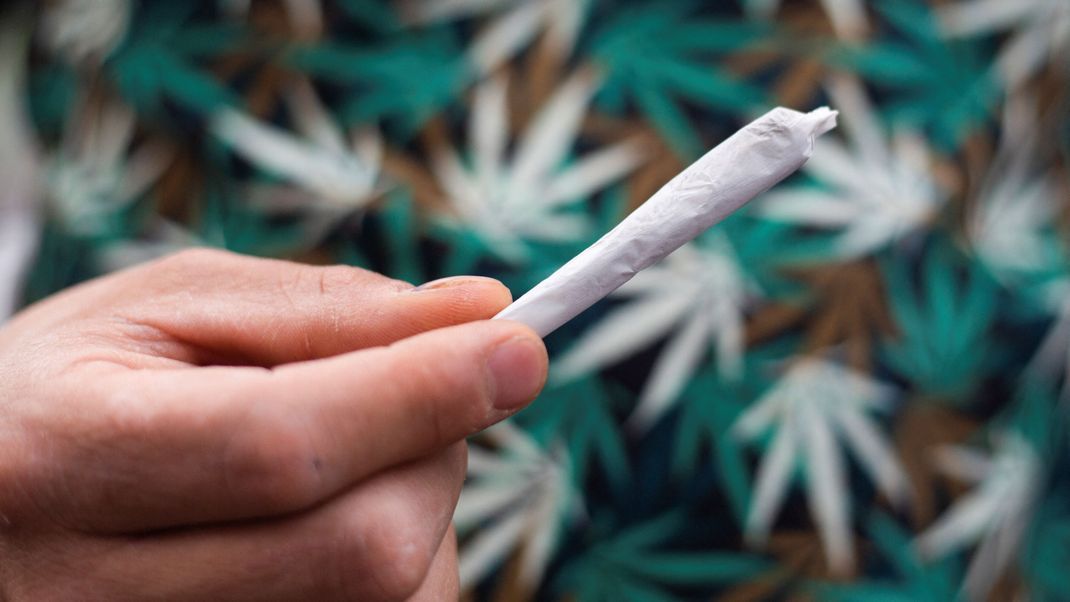 Die Ampel-Koalition hat die Entkriminalisierung von Cannabis auf den Weg gebracht.