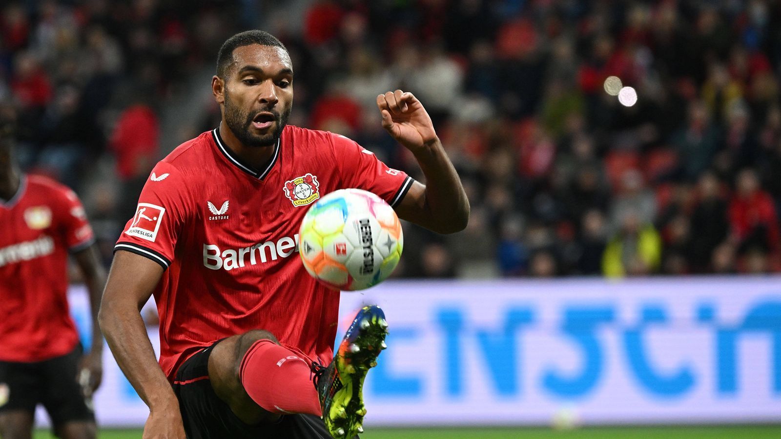 
                <strong>Platz 5 (geteilt): Jonathan Tah</strong><br>
                &#x2022; Verein: Bayer 04 Leverkusen<br>&#x2022; Marktwertentwicklung: - 5 Millionen Euro<br>&#x2022; Marktwert: 20 Millionen Euro<br>
              