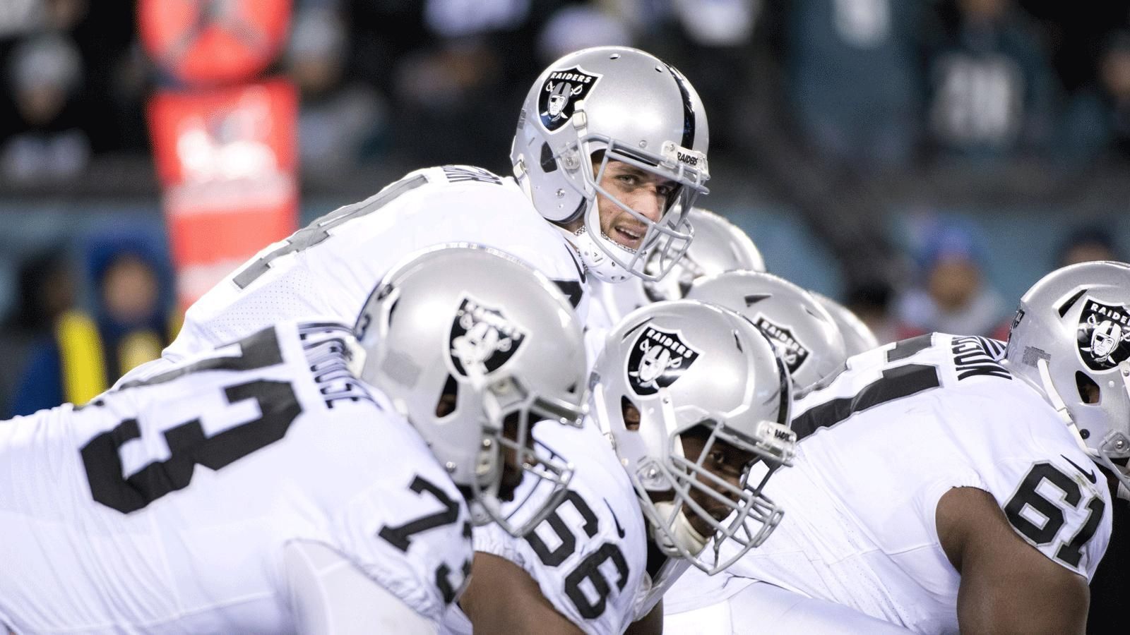 
                <strong>Oakland Raiders</strong><br>
                Quarterback (2): AJ McCarron, Derek CarrRunning Back (4): Doug Martin, DeAndre Washington, Marshawn Lynch, Jalen RichardFullback (1): Keith SmithWide Receiver (6): Brandon LaFell, Jordy Nelson, Amari Cooper, Keon Hatcher, Seth Roberts, Dwayne HarrisTight End (3): Lee Smith, Derek Carrier, Jared CookOffensive Line (9): Rodney Hudson, Gabe Jackson, Jon Feliciano, Kelechi Osemele, Justin Murray, T.J. Clemmings, Kolton Miller, Brandon Parker, Donald PennDefensive Line (9): Arden Key, Bruce Irvin, Fadol Brown, Tank Carradine, Brian Price, Frostee Rucker, Maurice Hurst, P.J. Hall, Justin EllisLinebacker (7): Derrick Johnson, Kyle Wilber, Tahir Whitehead, Emmanuel Lamur, Shilique Calhoun, Nicholas Morrow, Marquel LeeSecondary (9): Dominique Rodgers-Cromartie, Nick Nelson, Rashaan Melvin, Leon Hall, Gareon Conley, Reggie Nelson, Marcus Gilchrist, Erik Harris, Karl JosephSpecialists (3): Mike Nugent, Andrew DePaola, Johnny Townsend
              