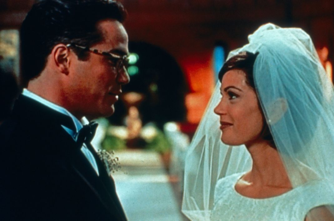 Hochzeit mit Hindernissen: In „Superman – Die Abenteuer von Lois & Clark“ wird endlich auch geheiratet. Gespielt von Teri Hatcher und Dean Cain, müssen Lois Lane und Clark Kent einige Hürden überspringen, bis es endlich zum Ja-Wort kommt. 