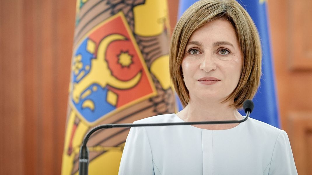 Maia Sandu, Präsidentin der Republik Moldau, gibt im Präsidentenpalast eine Pressekonferenz.
