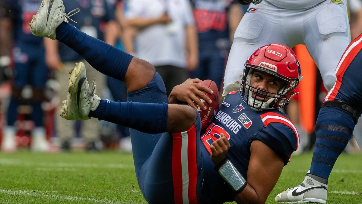 Taulia Tagovailoa (Hamburg Sea Devils 12), Hamburg Sea Devils vs. Stuttgart Surge, American Football, European League of Football, Spieltag 3, Saison 2025, 31.05.2025, Hamburg Sea Devils vs. Stuttg...