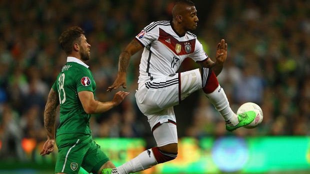 
                <strong>Jerome Boateng</strong><br>
                Abwehr: Jerome Boateng. Präzise lange Bälle im Spielaufbau, starke Zweikampfführung - der Münchner war auch in Irland die Stabile im Abwehrzentrum. Ohne große Aussetzer, eine große Kopfballchance nutzte er nicht. ran-Note: 2.
              