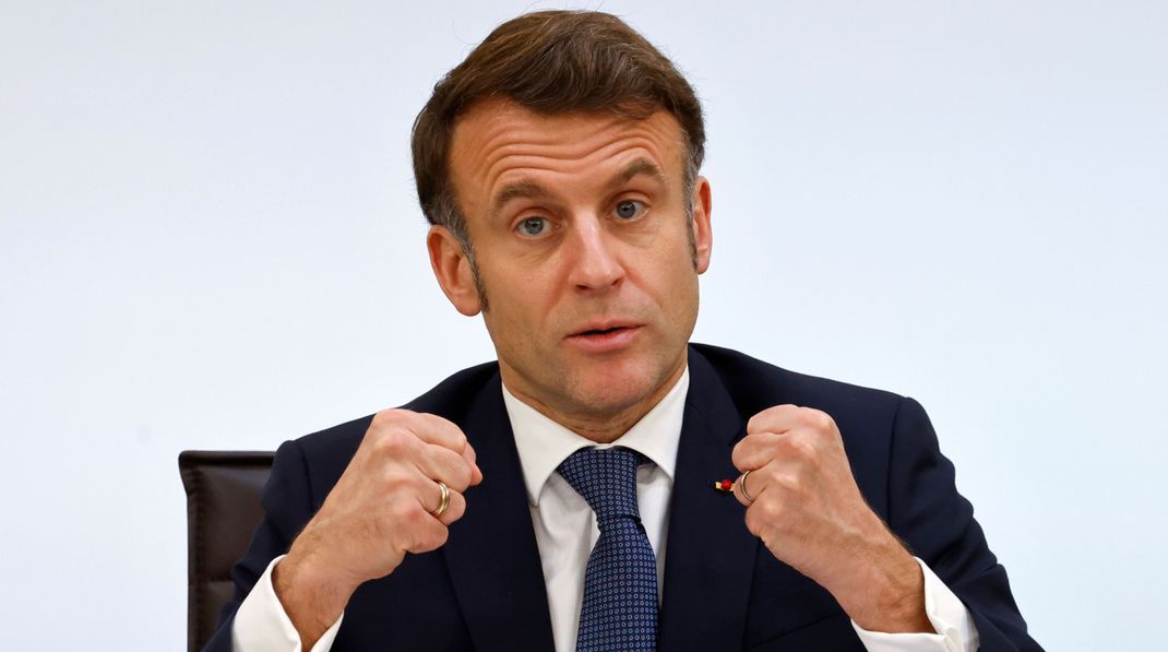 Frankreichs Präsident Emmanuel Macron hat zum Ukraine-Gipfel geladen.