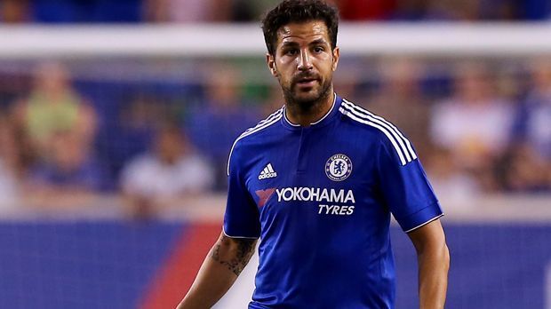 
                <strong>Mittelfeld: Cesc Fabregas</strong><br>
                Mittelfeld: Cesc Fabregas. Keine falsche Bescheidenheit: Der Spanier stellt sich mal kurz selbst in seiner Traum-Elf auf.
              
