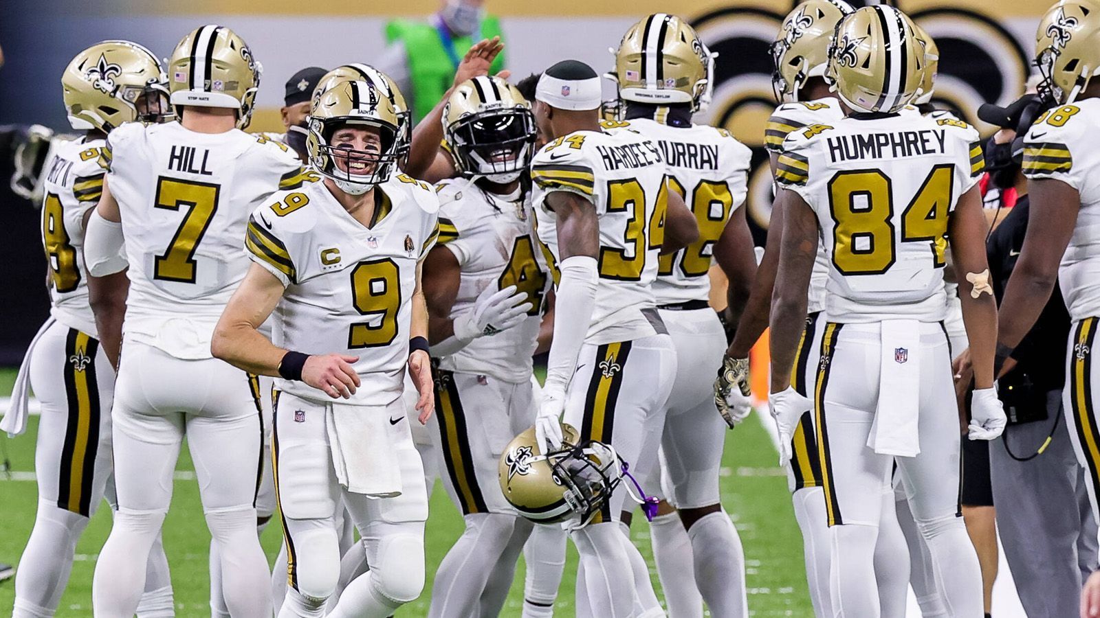 
                <strong>New Orleans Saints</strong><br>
                Nach dem Rücktritt von Drew Brees ist die Zukunft auf der Quarterback-Situation ungeklärt. Jameis Winston gilt als zu fehleranfällig. Taysom Hill ist mehr "Allzweckwaffe" als Spielmacher. Der in der 4. Runde gedraftete Ian Book bewies in Notre Dame großes Potenzial, muss aber erst noch den Beweis erbringen, auch in der NFL zu funktionieren. Mit Watson wären die Saints erstklassig aufgestellt. Das Problem ist nur: New Orleans hat nicht viel Draft-Kapital.  
              