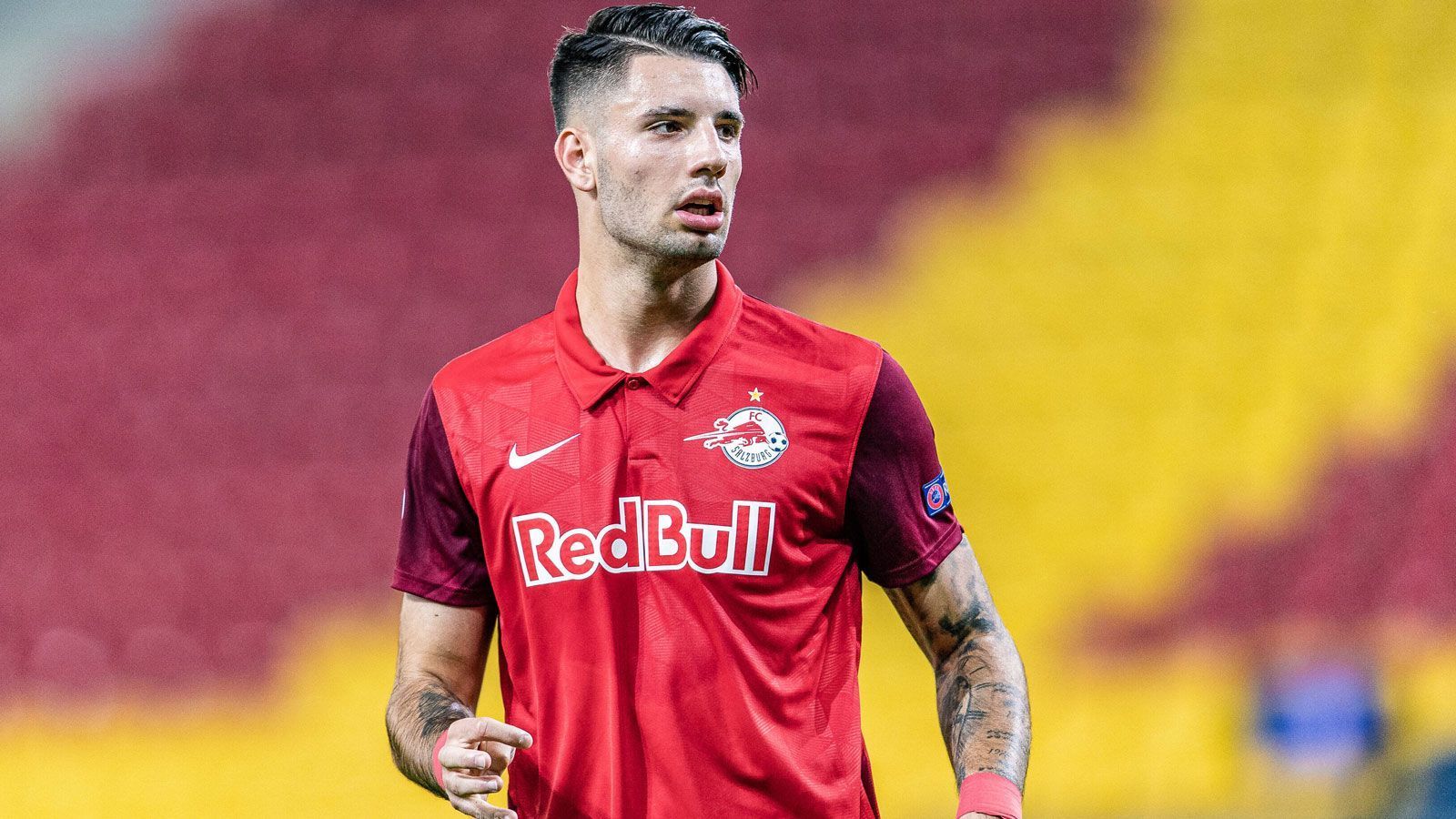 
                <strong>8. Dominik Szoboszlai (Red Bull Salzburg) - 13 Punkte</strong><br>
                Geburtsdatum: 25. Oktober 2000 -  Nationalität: Ungarn - Position: Linker Mittelfeldspieler -  bisher generierte Ablöse (laut transfermarkt.de): 500.000 Euro -  Vertrag bis: Mai 2022 - 
              