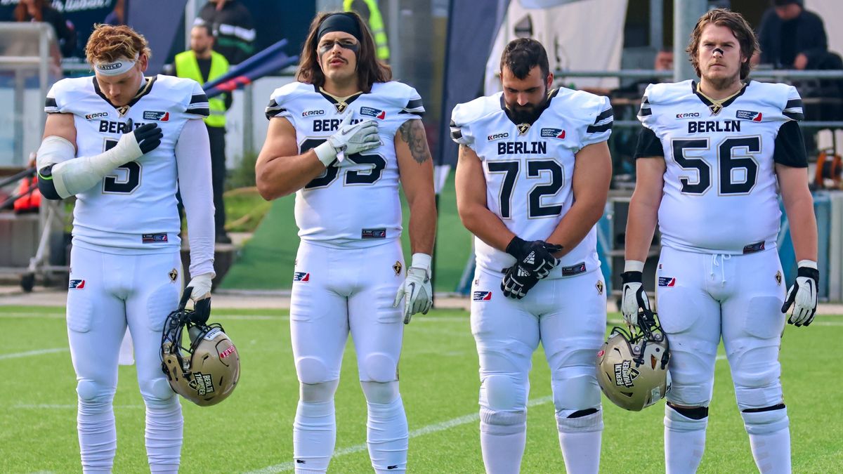 Moritz Hiendleder (Berlin Thunder, 05) Nicolai Schumann (Berlin Thunder 85), Jose Ariza (Berlin Thunder, 72) and Connor Bolton (Berlin Thunder, 56) while national anthem Hamburg Sea Devils vs Berli...