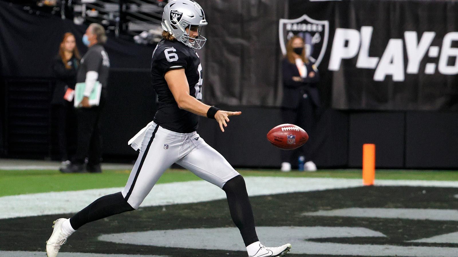 <strong>Platz 20: Las Vegas Raiders</strong><br>Das Special Team der Raiders zeigt solide Leistungen. Punter AJ Cole sticht etwas heraus, In der Defensive würde eine Leistungssteigerung gut tun, ähnlich wie bei den Returnen. Alles in allem: Mittelmaß.&nbsp;