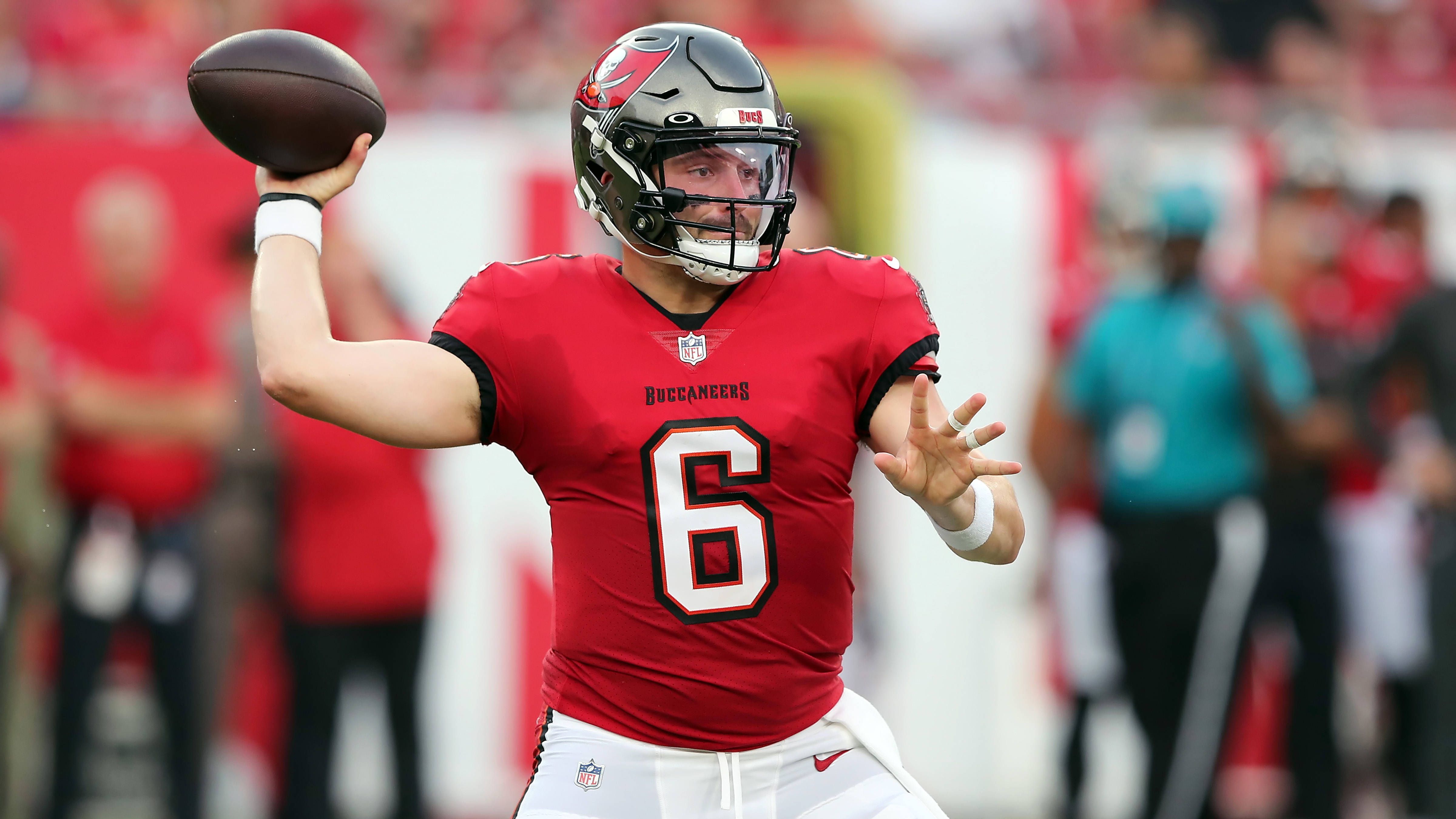 <strong>Baker Mayfield (Tampa Bay Buccaneers)</strong><br>Neuer Starting Quarterback im Team bei den Buccaneers für diese Saison wird Baker Mayfield. Damit ist er der Nachfolger eines gewissen Tom Brady. Mayfield bringt mehrere Jahre NFL-Erfahrung von den Browns, Panthers und Rams mit, ohne den großen Durchbruch geschafft zu haben. Mit den Buccaneers soll endlich der Erfolg kommen.