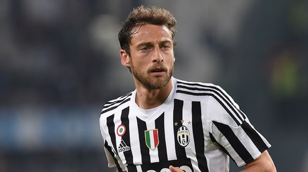 
                <strong>Claudio Marchisio (Juve)</strong><br>
                Claudio Marchisio (Juventus): Der zentrale Mittelfeldspieler von Juventus Turin riss sich Mitte April das Kreuzband. Er verpasste den Saisonendspurt, sowie die Europameisterschaft für Italien. Marchisio wird voraussichtlich im September wieder ins Training bei der Alten Dame einsteigen.
              