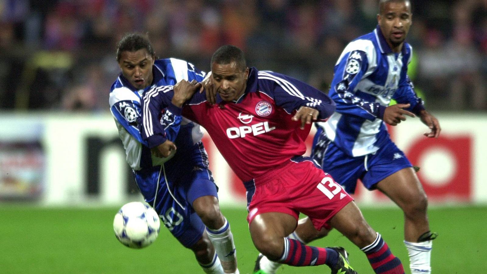 
                <strong>1999/2000: Bayern München - FC Porto</strong><br>
                Hinspiel: FC Porto - Bayern München 1:1 -Rückspiel: Bayern München - FC Porto 2:1 -Weiterer Verlauf: Halbfinal-Aus gegen Real Madrid (0:2, 2:1)
              