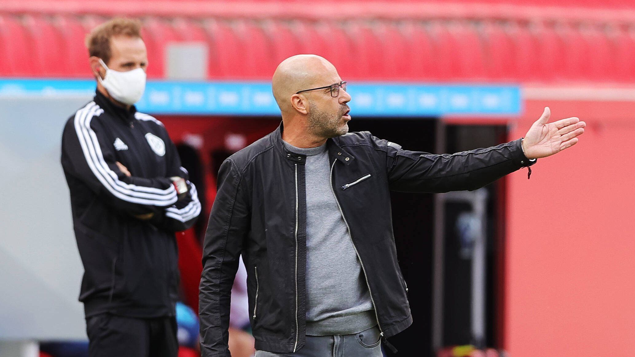 
                <strong>Peter Bosz (Trainer Bayer Leverkusen 04)</strong><br>
                Leverkusens Peter Bosz über die 2:4-Niederlage gegen den FC Bayern: "Wenn wir Bayern schlagen wollen, brauchen wir elf Spieler, die alle elf top sind. Leider haben wir heute zu viele Fehler gemacht."
              