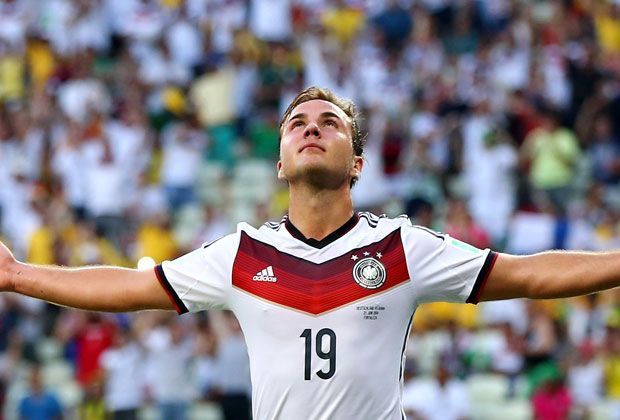 
                <strong>Mario Götze</strong><br>
                Mario Götze kann sich als einer der Gewinner der Nationalmannschaft fühlen. Stand gegen Portugal überraschend in der Startelf und konnte überzeugen. Gegen Ghana spielte er erneut von Anfang an und erzielte das 1:0. Klarer Sieger gegen Zusi - 10:1 für Deutschland.
              