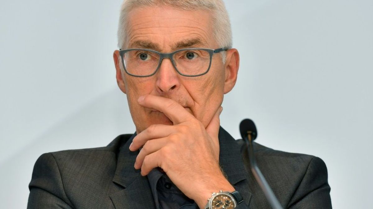 Fröhlich war von 1994 bis 2002 Fifa-Schiedsrichter